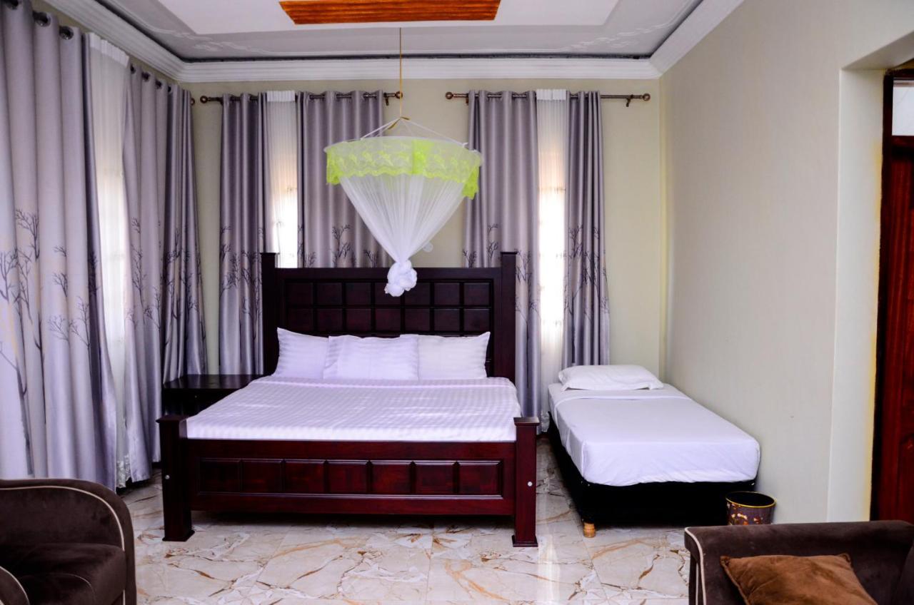 Peniel Beach Hotel Entebbe Eksteriør bilde