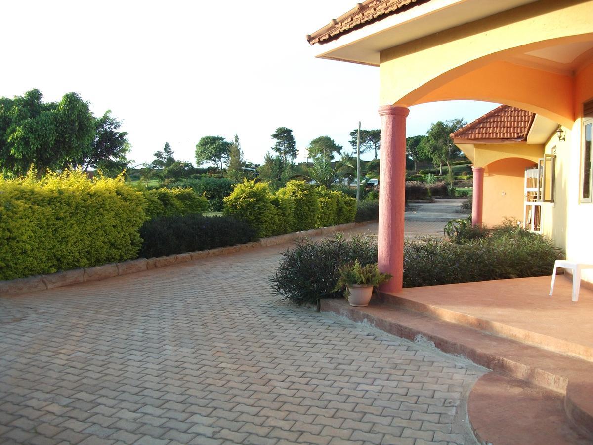 Peniel Beach Hotel Entebbe Eksteriør bilde