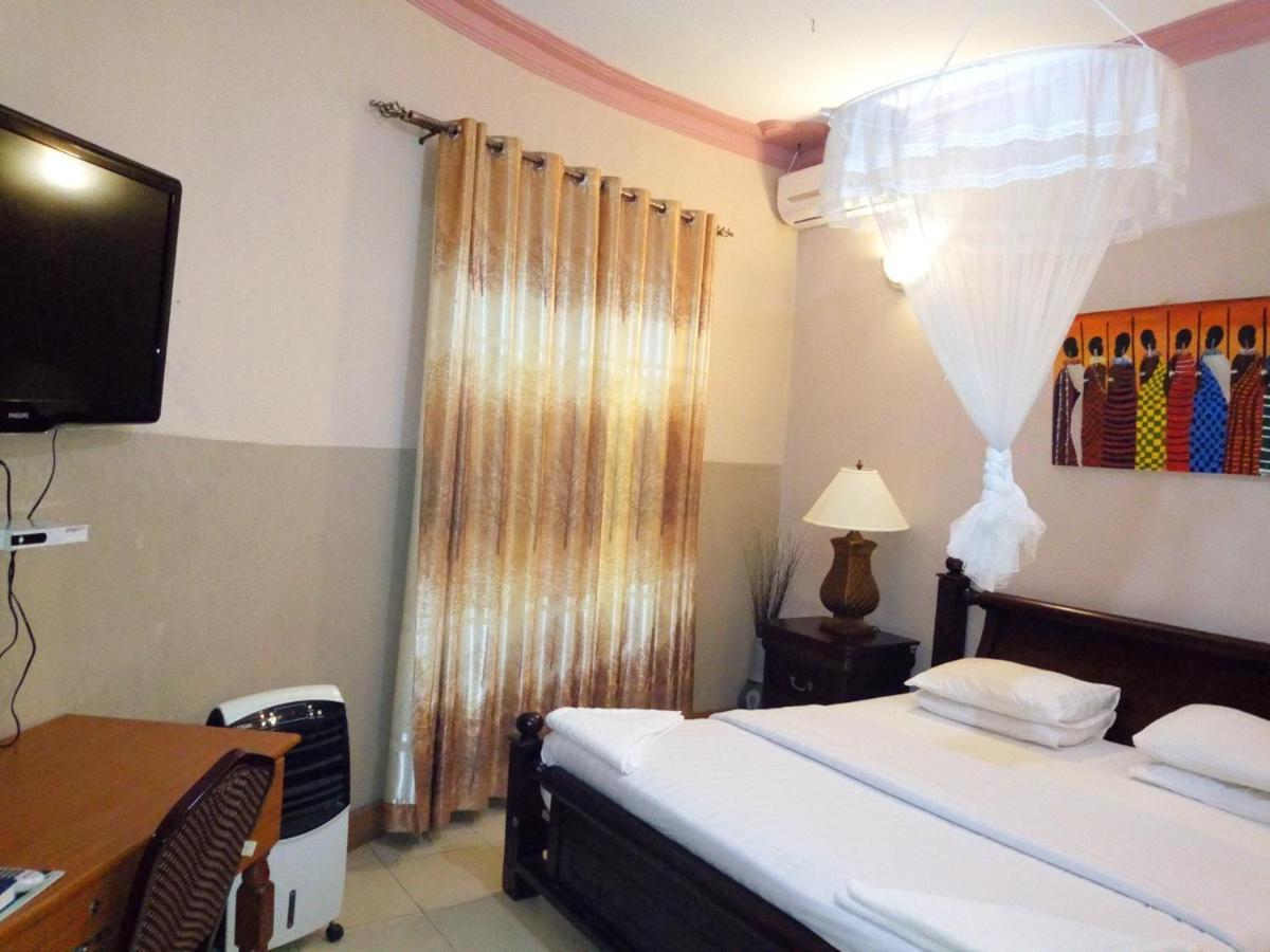 Peniel Beach Hotel Entebbe Eksteriør bilde